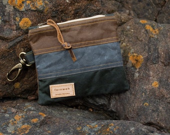 LOCHAN waxed canvas pouch - Bark/Scree/Forest