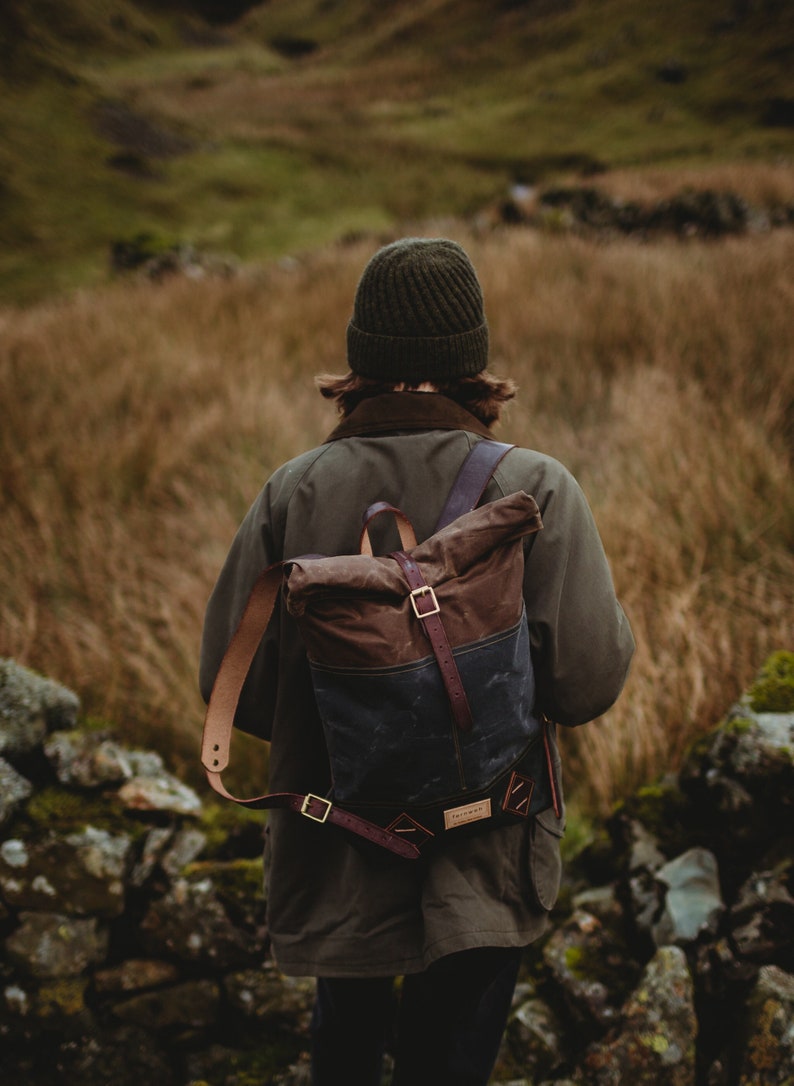 MUICK Waxed Canvas Backpack Bark/Scree/Forest image 1