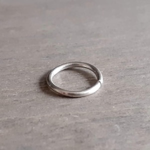 Conch hoop, sleeper earring for tragus, daith, helix piercings, silver 935 Argentium earring in 20, 18, 16 gauge, 0.8, 1, 1.2 mm silver