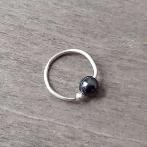 Conch hoop in silver 935, hoop for daith, helix, tragus piercing Argentium earring with hematite in 20, 18, 16 gauge, hematite jewelry