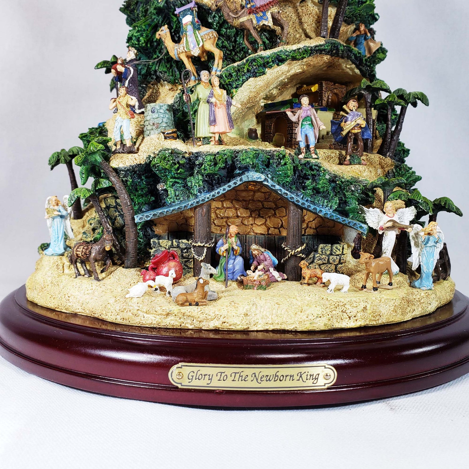 Thomas Kinkade Wonderland Express Animated Tabletop Christmas Tree With