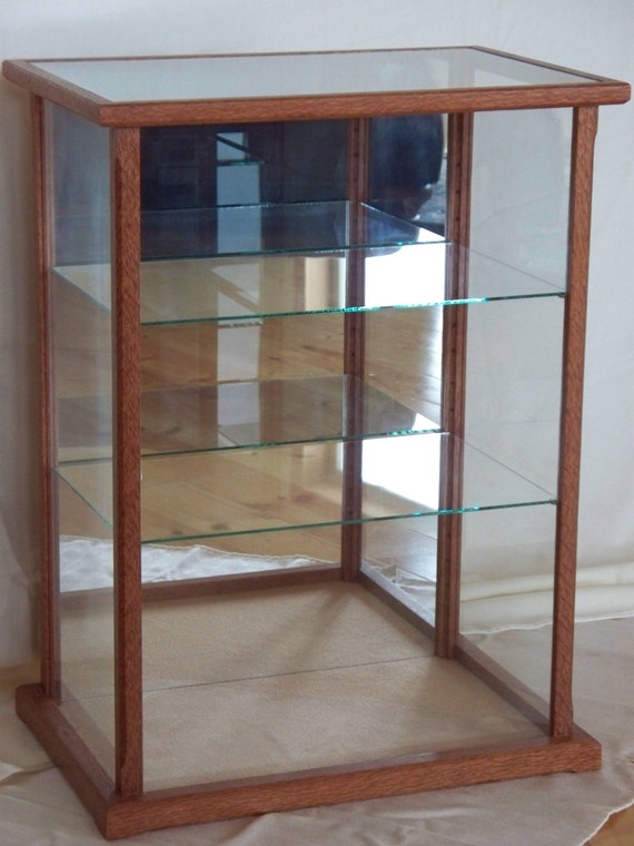 Petite vitrine pour collection de miniatures, en bois finition