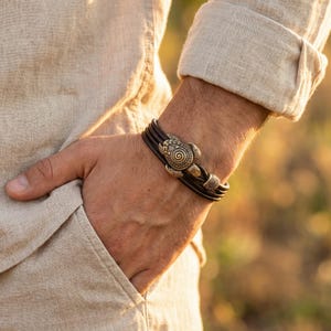 Pulsera de tortuga para hombre, pulsera de cuero Honu bronceada, joyería con símbolo de protección, regalo para surfistas, pulsera talismán del océano, regalo maorí