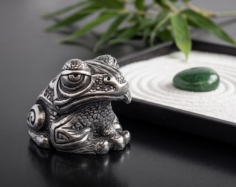 Silberne Froschfigur, Glücksfroschstatue, Talisman-Tierskulptur, Zen-Schreibtischdekoration, Einzugsgeschenk