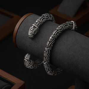 Viking Bracelet With Odin&#39;s Ravens Hugin & Munin Adjustable Torc Scandinavian Arm Ring Viking Norse Pagan Jewelry for Men Women art 001-091