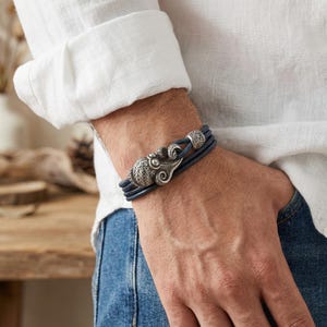 Bläckfiskarmband brons, läderarmband för män, maori bläckfisksmycken, armband i havssymbol, nautiska maoristilsmycken present till honom