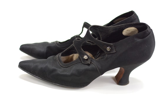 Antique 1910s Black Silk Satin Shoes | Size 6.5 E… - image 2