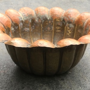 Vintage Egidio Casagrande hammered copper bowl