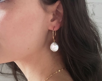 Pearl dangle hoops, baroque pearl earrings, minimal pearl hoops, pearl drop earrings, freshwater pearl earrings, bridal earrings, wedding