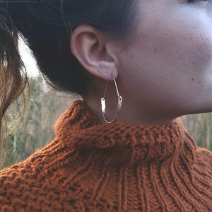 gold fill dangle earrings, minimal gold earring, hammered hinge hoop, hammer texture hoop, statement earring
