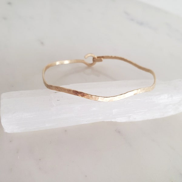 Rolled gold bangle, gold bangle, simple gold bracelet, wavy bangle bracelet, rose gold bracelet, hammered bangle, rose gold bangle, dainty