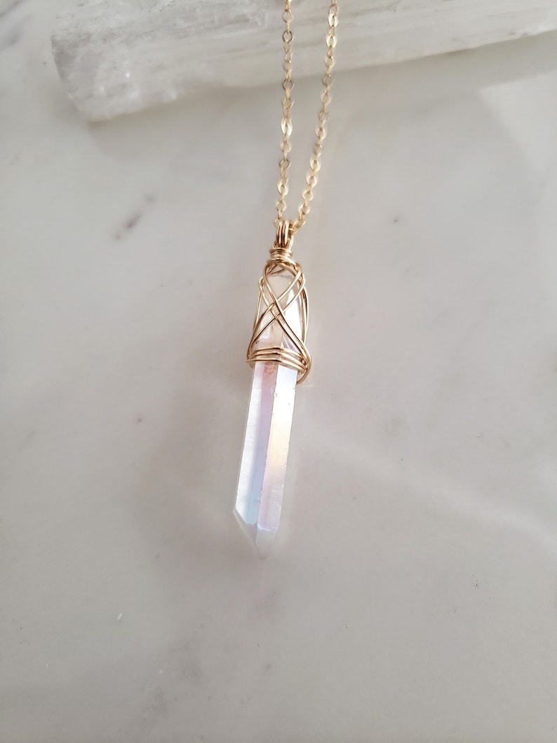 Angel Aura Quartz Necklace, Quartz Point Necklace, Hippie Necklace, Aura Quartz pendant, AB crystal necklace, Healing Necklace, Dainty bild 1