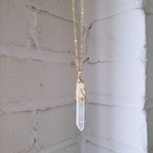 Angel Aura Quartz Necklace, Quartz Point Necklace, Hippie Necklace, Aura Quartz pendant, AB crystal necklace, Healing Necklace, Dainty bild 5