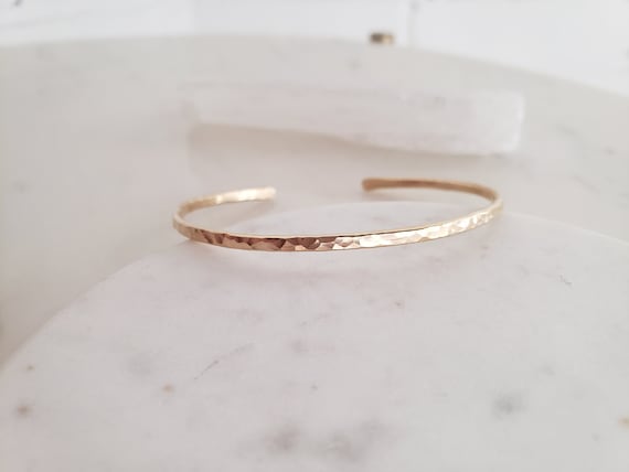 Hammered gold cuff bracelet, minimal bracelet, thin gold cuff bracelet, dainty bracelet, gold filled stamped bracelet, bracelet femme