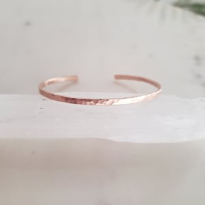 Hammered gold cuff bracelet, minimal bracelet, thin gold cuff bracelet, dainty bracelet, gold filled stamped bracelet, bracelet femme 14k rose gold fill