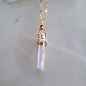 Angel Aura Quartz Necklace, Quartz Point Necklace, Hippie Necklace, Aura Quartz pendant, AB crystal necklace, Healing Necklace, Dainty bild 4