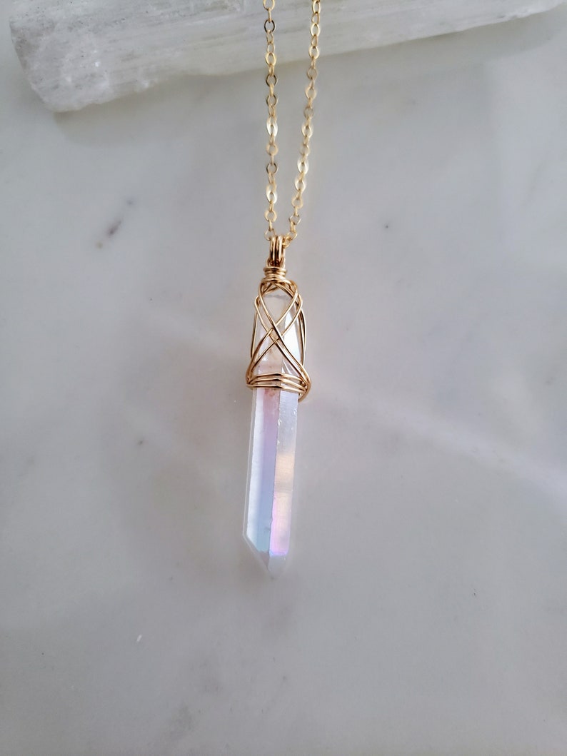Angel Aura Quartz Necklace, Quartz Point Necklace, Hippie Necklace, Aura Quartz pendant, AB crystal necklace, Healing Necklace, Dainty bild 4