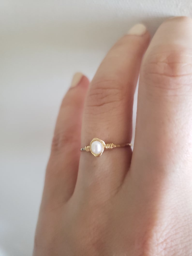 Freshwater pearl ring, gold filled dainty ring, simple pearl ring, hammered ring, white pearl ring, pearl stacking ring, birthstone ring 