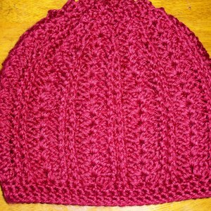 The Dina Hat in Wine