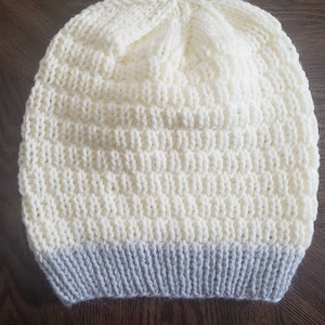 Soft white and grey moss stitch slouchy beanie