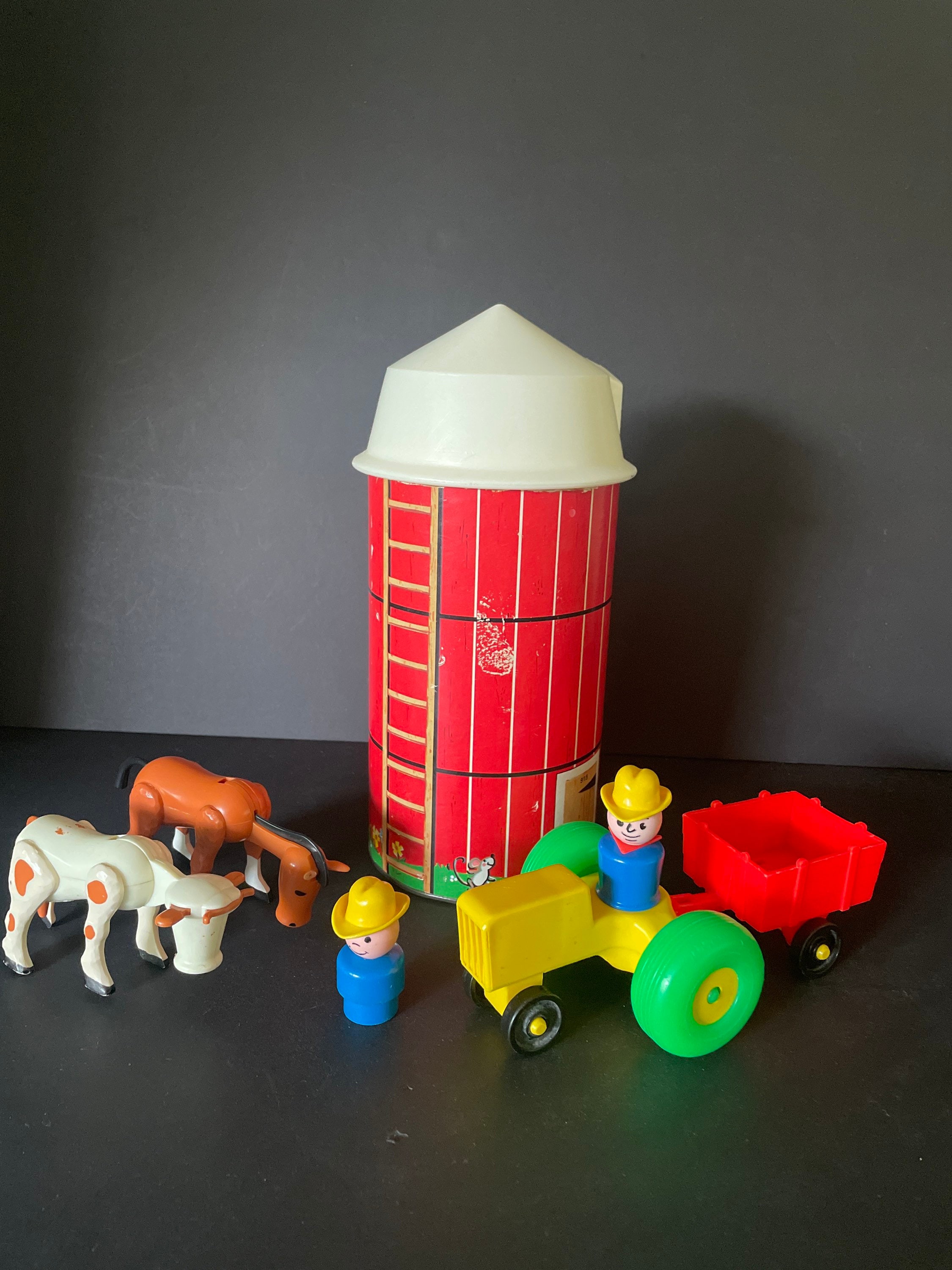 Buy wholesale Complete farm set + Tractor + Silo + Animals - From