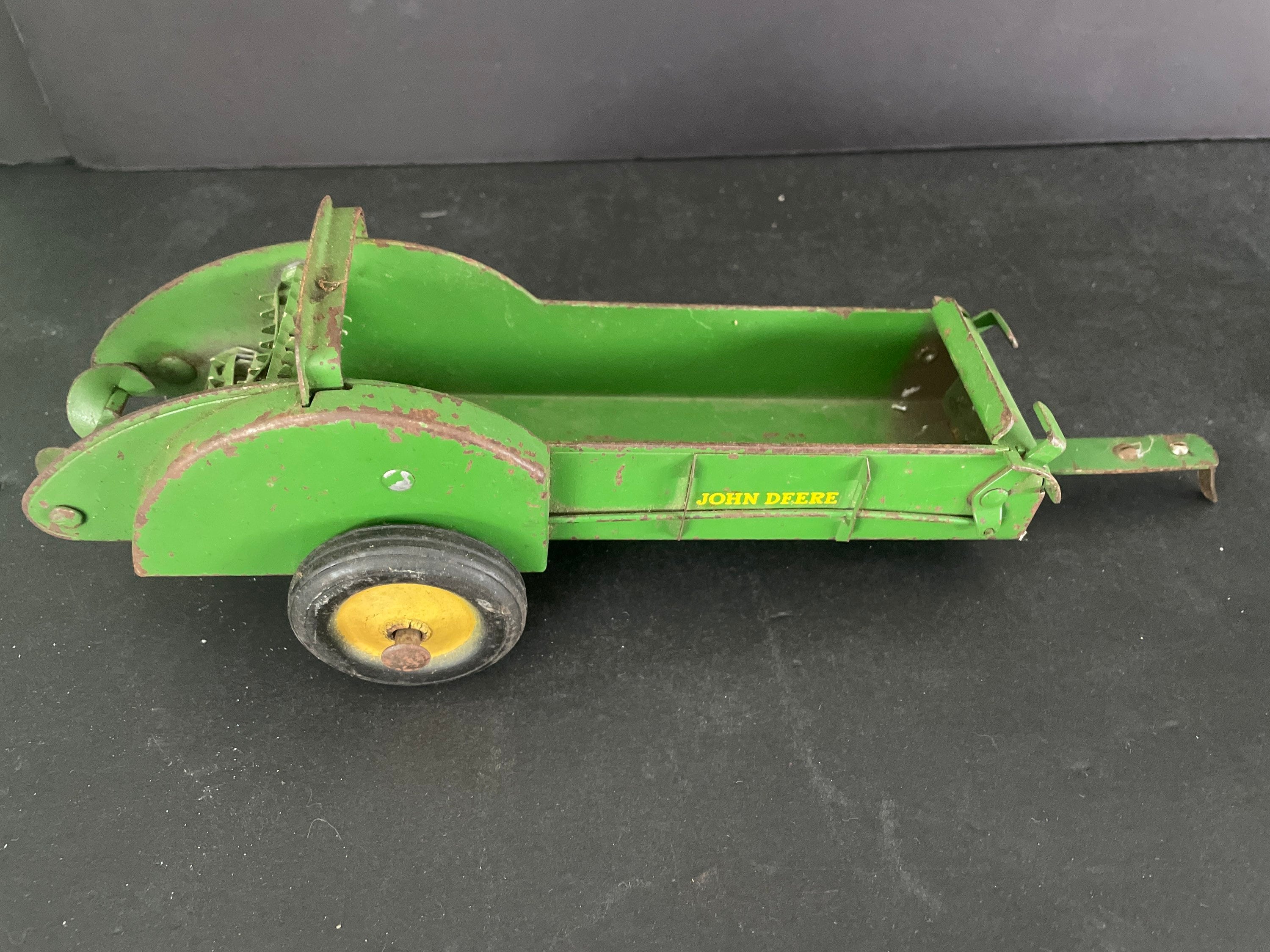 1950s Vintage Eska Ertl John Deere Druckguss Spielzeug Traktor + Zubehör
