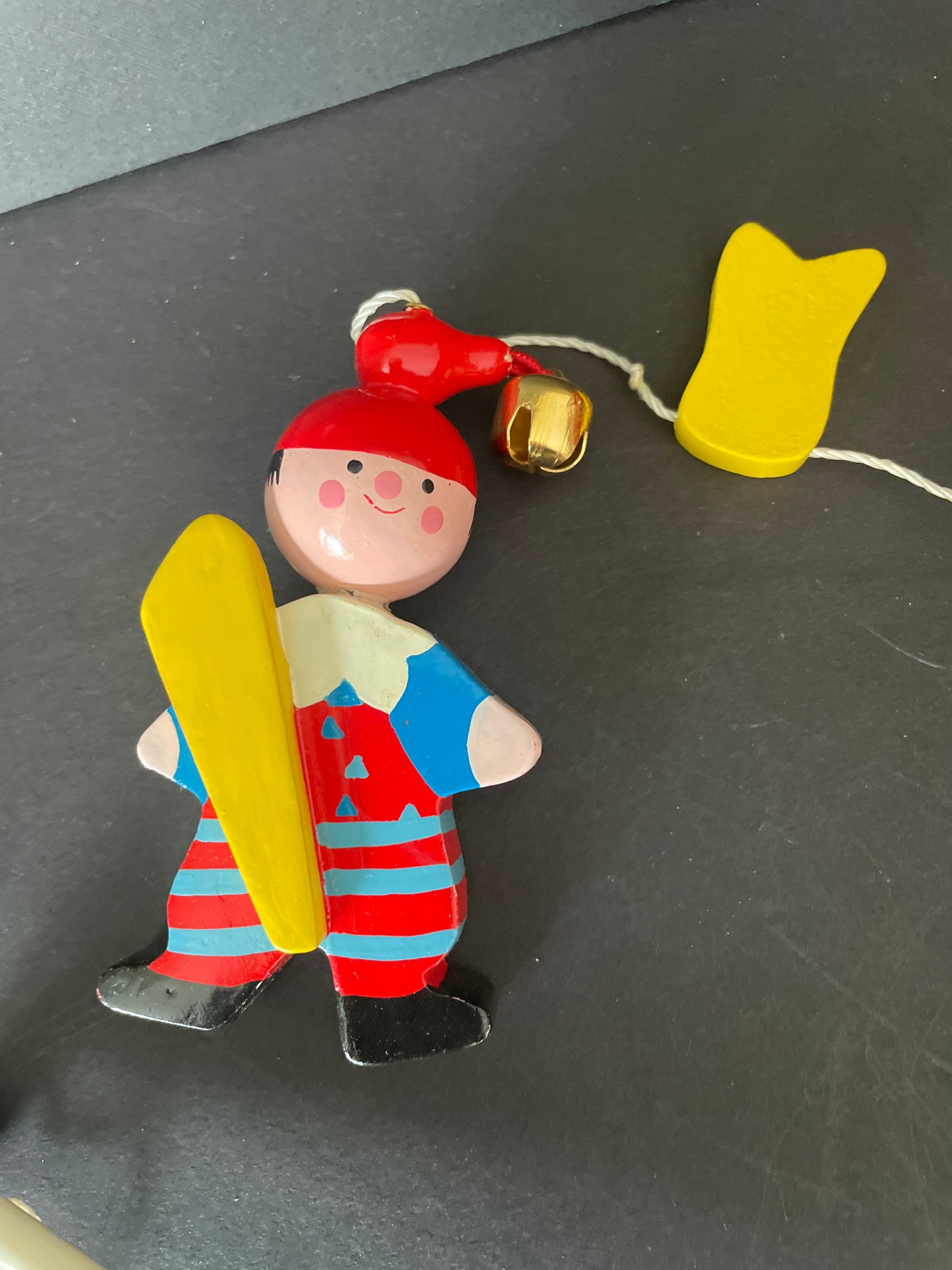 Ancien coquetier bois personnage fumant la pipe SEVI ITALY 1960-1970 - Arts de la table