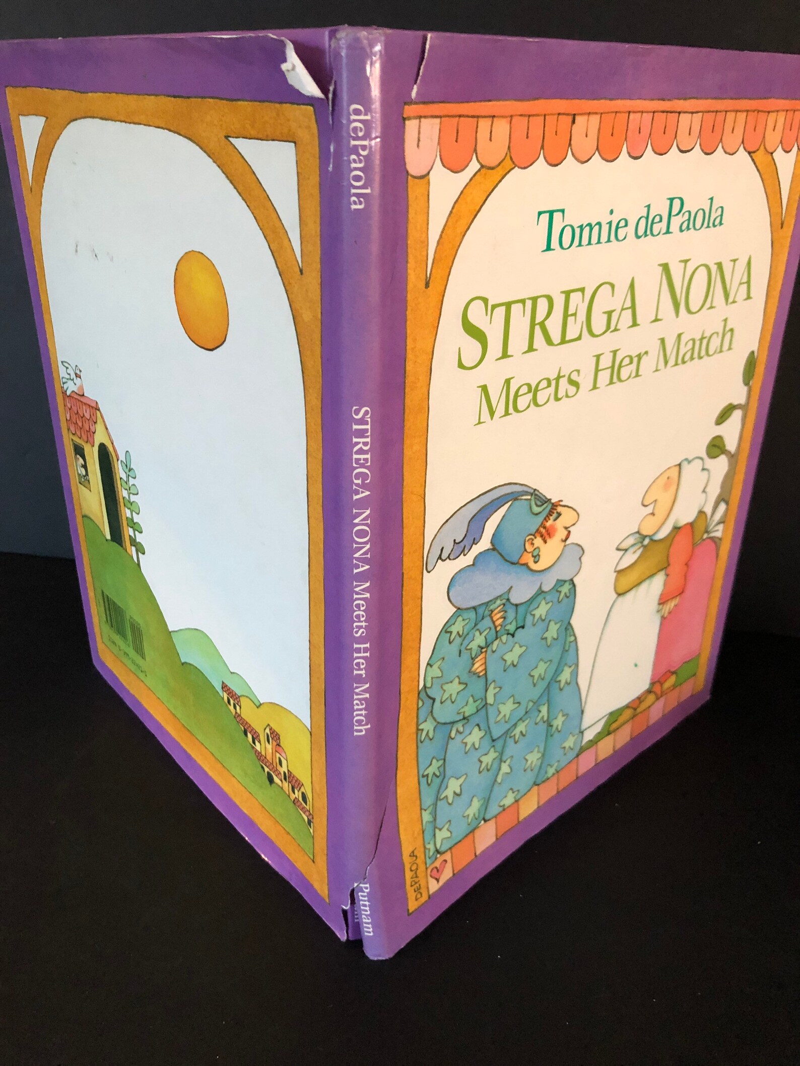 Strega Nona Meets Her Match by Tomie dePaola