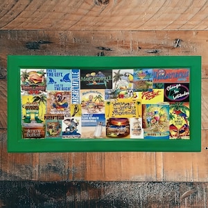 Letrero con cabeza de loro de Jimmy Buffett: Decoración de bar de playa, marco blanco (16 x 38)