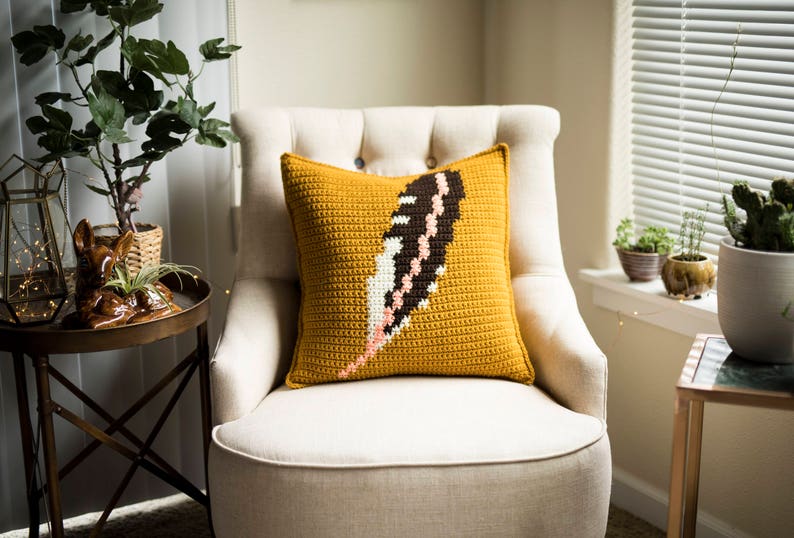 The Flicker Pillow Crochet Pattern image 3