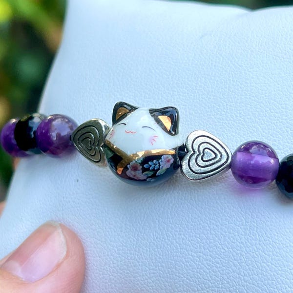Black Cat Charm Bracelet | Amethyst, Onyx & Heart Bead Jewelry | Kawaii Lucky Cat Protection Charm Bracelet | Japanese Good Fortune Gift