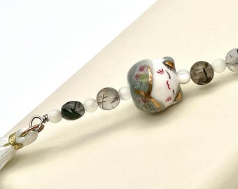 Cute Maneki Neko Phone Charm | Kawaii Lucky Cat Name Charm | Mother of Pearl, Quartz Keychain | Custom Japanese Cat Keychain Gift | Add Name