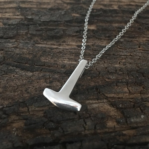 Tissø Mjöllnir - Piccolo ciondolo a forma di martello di Thor, replica da museo. Mjöllnir in argento sterling - fatto a mano