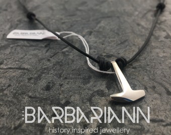 Tissø Mjöllnir: hanger van kleine Thorhamer, museumreplica in sterlingzilver.  Met zwart leren koord