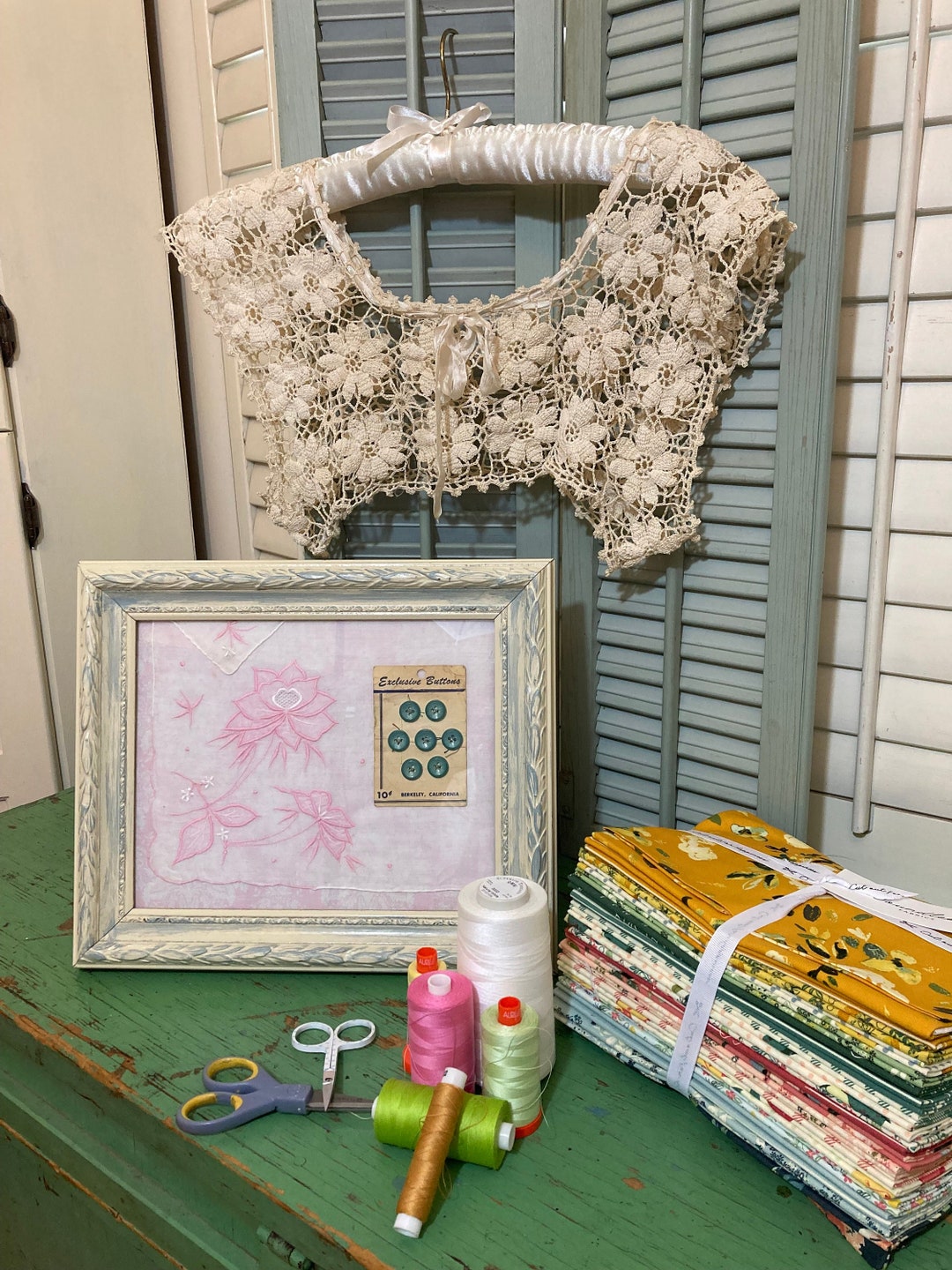 Seamstress Gifts/sewing Themed Gifts/sewing Themed Art/sewing Room Decor/vintage Handkerchief