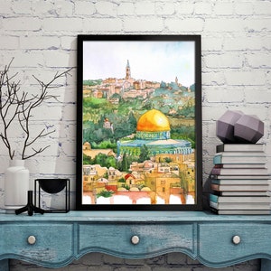Peut inclure: Une peinture &agrave; l'aquarelle du D&ocirc;me du Rocher &agrave; J&eacute;rusalem, en Isra&euml;l. La peinture repr&eacute;sente le d&ocirc;me dor&eacute; embl&eacute;matique et les b&acirc;timents environnants, avec un paysage verdoyant en arri&egrave;re-plan.