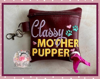 上品な母犬と子犬の刺繍入り犬用うんち袋ホルダー、フェイクレザー製ディスペンサー、ジッパー付きポーチ、ロブスタークリップ付き