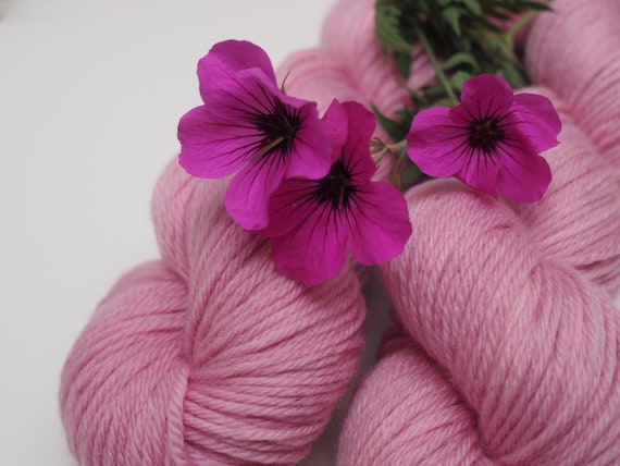 Perfect Sweater DK Weight Superwash Merino Yarn - Strawberry Cream