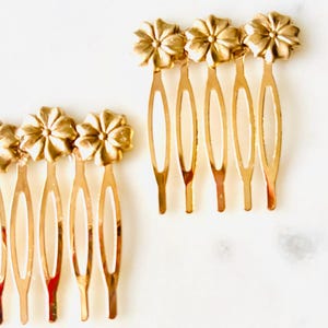 Gold Dogwood Flower Hair Comb: Wedding Hair Accessory