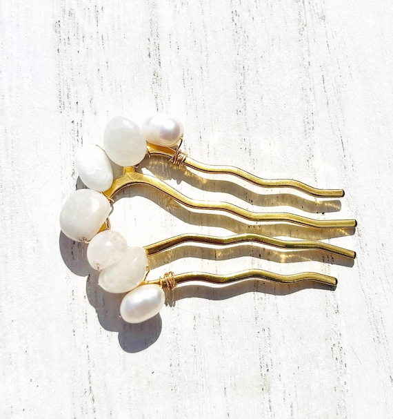 Gold Pearl Moonstone Hair Comb: Elegant Wedding Hair  display picture 1