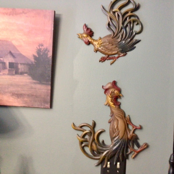 Vintage Pair Syroco Rooster Wall Hanging Country Farm Kitchen Decor