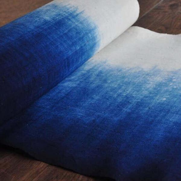 Dégradé de teintures végétales bleu indigo - Nappe tissée à la main teint shibori - teint par noeud / teint shibori / teint à la main naturel - approvisionnement Sashiko