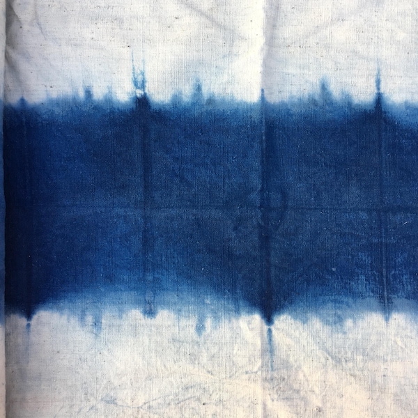 Dégradé moyen, teintures végétales bleu indigo - Tissu teint shibori, tissu tissé à la main, chemin de table - teint tie-dye/ teint shibori/ teint naturel à la main