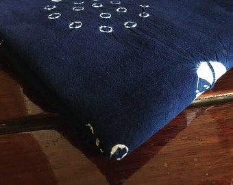 Shibori Indigo Cotton Fabric - Vintage Tablecloth - Navy Tea towel - Natural hand dyed/ Plant dyes - Cotton - Clothing - Sewing - Tie dye