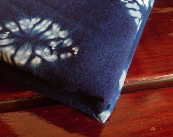 Shibori Indigo/ Cotton Fabric/ Table runner/ Cloth/ Tea towel/Leaf/Eyes/Vintage/Natural hand dyed/Plant dyes/Clothing/Tie dye/China/Thealese
