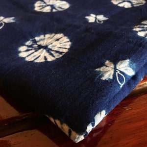 Shibori/Indigo/Cotton Fabric/Table runner/Tea towel/Lotus leaf/Blue/Vintage/Natural hand dyed/Plant dyes/Clothing/Tie dye/China/Thealese