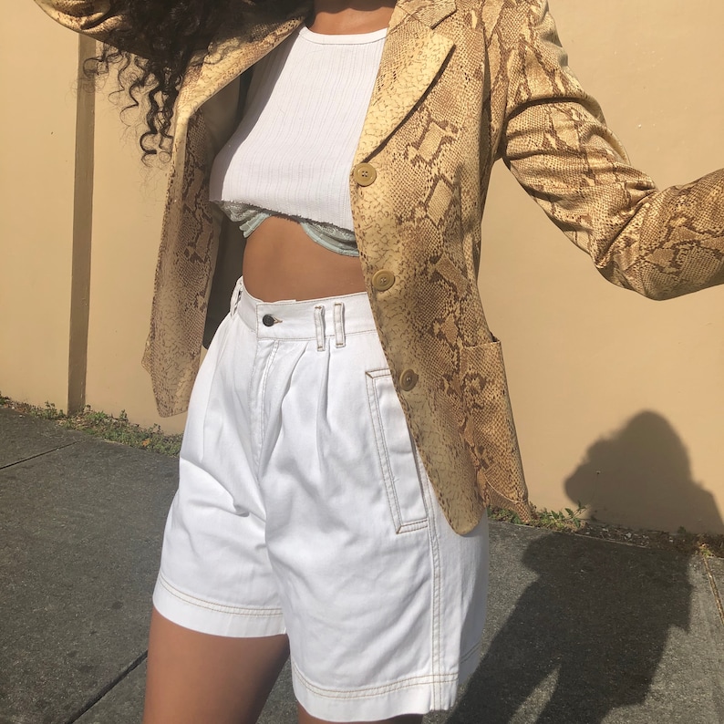 M vintage high waist white denim shorts