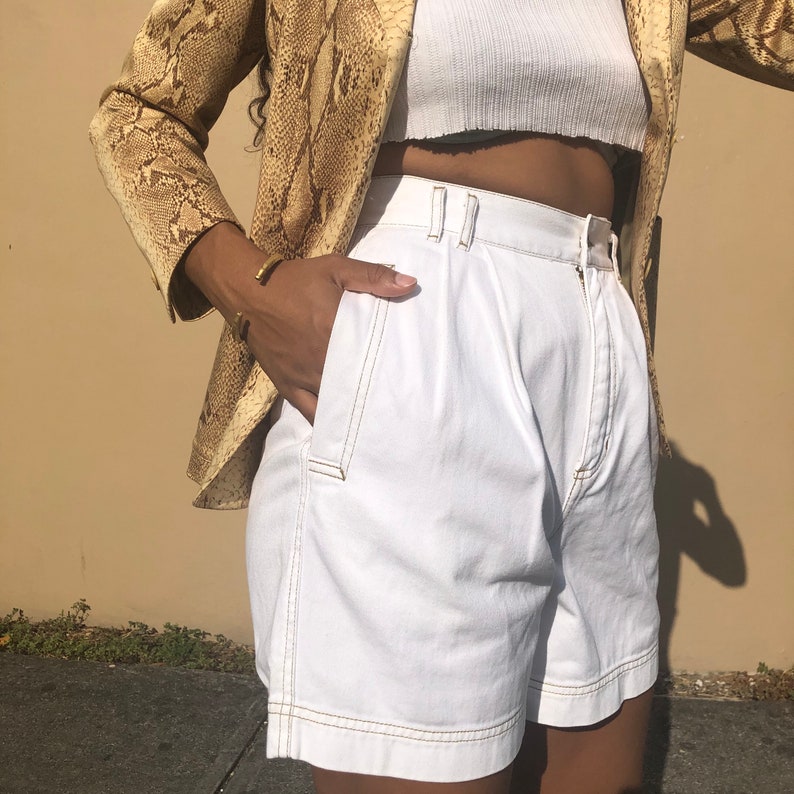 M vintage high waist white denim shorts