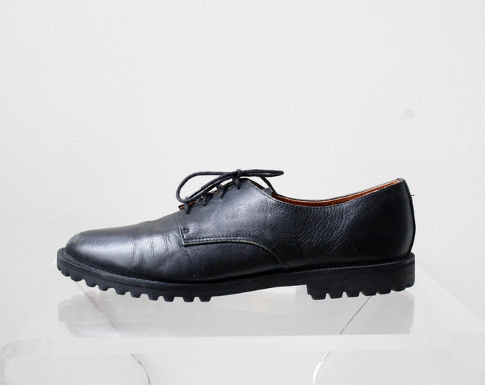Women Oxfords / Leather / Tie Shoe / Lace up / Vintage / Gap / Etsy