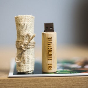 Natural USB Flash Drive in Eco Style, Wedding USB, Wooden USB, Woden usb Drive Stick with Linen Bag (optional) Personalization - Free